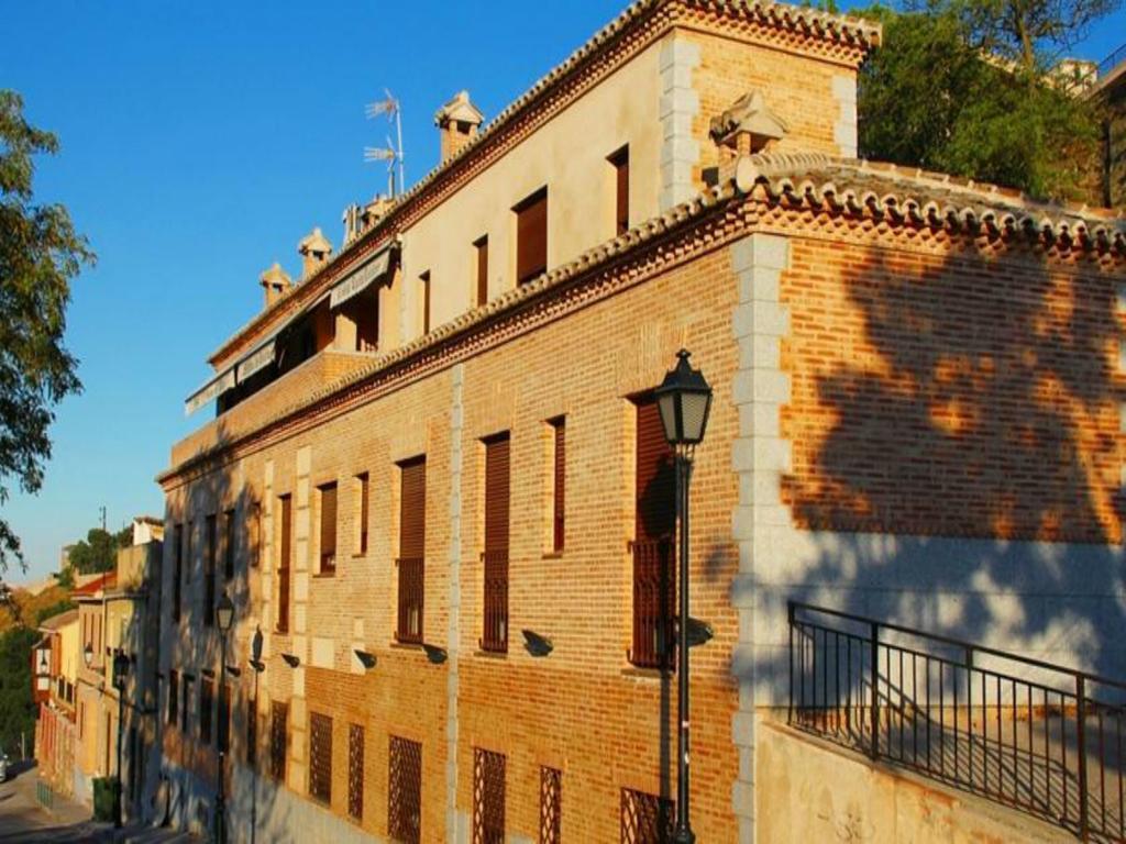 Hotel Medina De Toledo Bagian luar foto